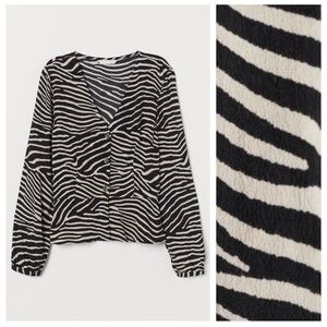 NWT H&M Black White Zebra Print V-Neck Blouse